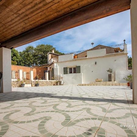 Villa Mas Saint Antoine à Bourg-Saint-Andéol Extérieur photo